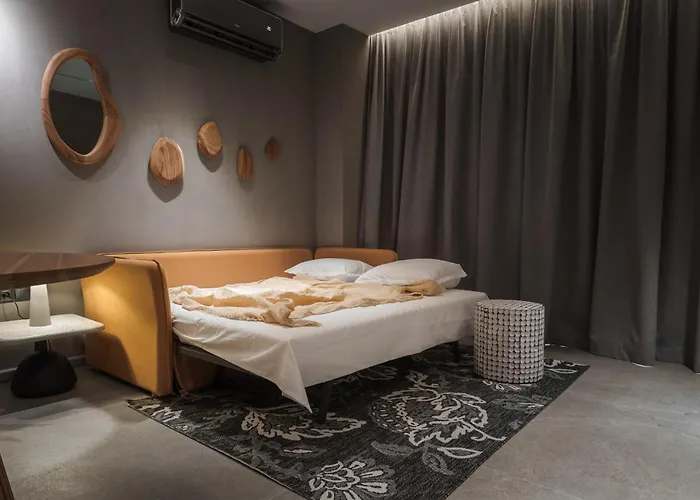 Seaview In Complex Iron Code * Varna